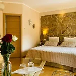 Nelia Guest house