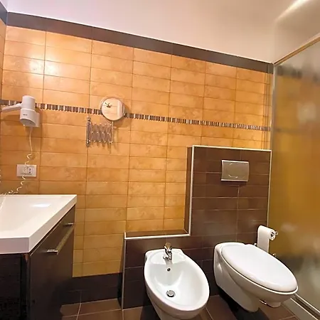 Guest house Nelia 4*