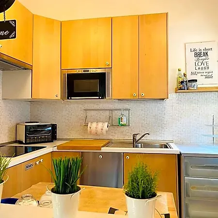 Nelia Guest house