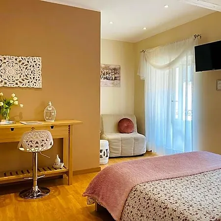 Nelia Guest house