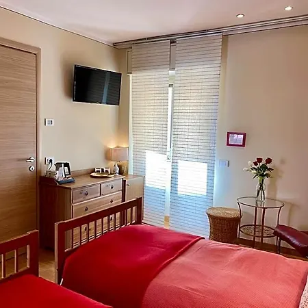 Nelia Guest house 4*